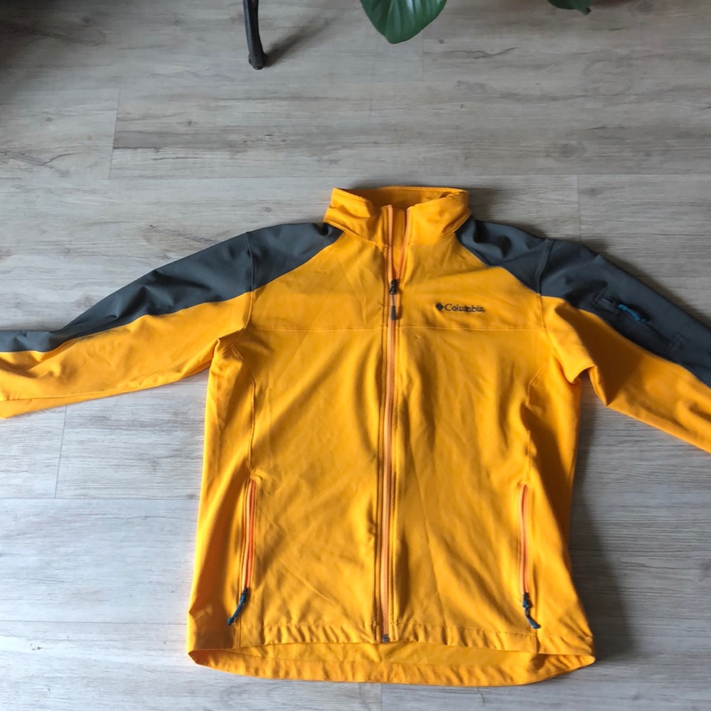 Columbia zip-up water resistant jacket